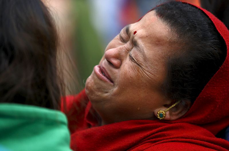Una réplica de magnitud 6,7 sacude Nepal y siembra el pánico
