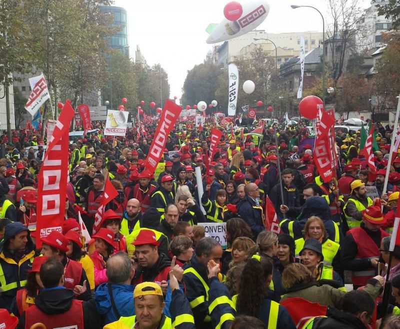 Los sindicatos convocan una huelga de 24 horas en Correos en vísperas de las elecciones