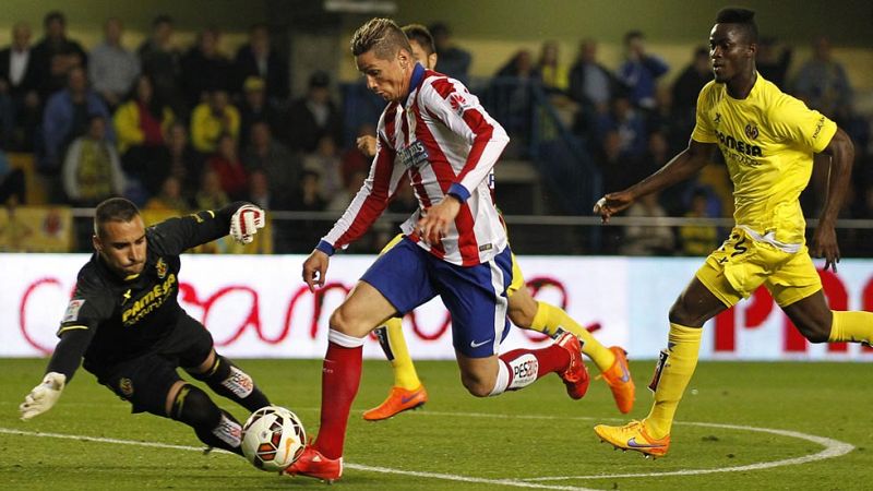 Torres salva al Atlético en una noche gris