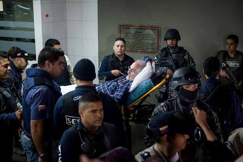 El alcalde de Caracas recibe el alta médica y es trasladado a su casa en arresto domiciliario