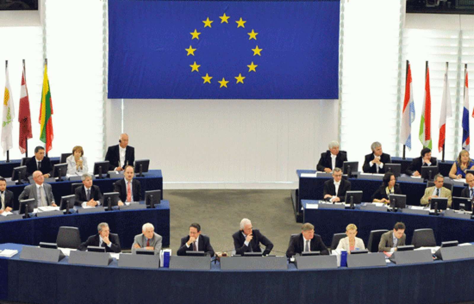 Nicolás Sarkozy, presidente de turno de la UE, en un discurso ante el Parlamento Europeo | Ver