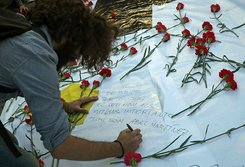 El juez archiva el caso del menor que mató a un profesor en Barcelona y lo remite a Infancia