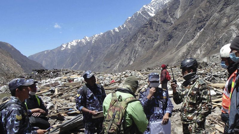 Los españoles sin localizar en Nepal se reducen a un grupo de seis en el valle de Langtang