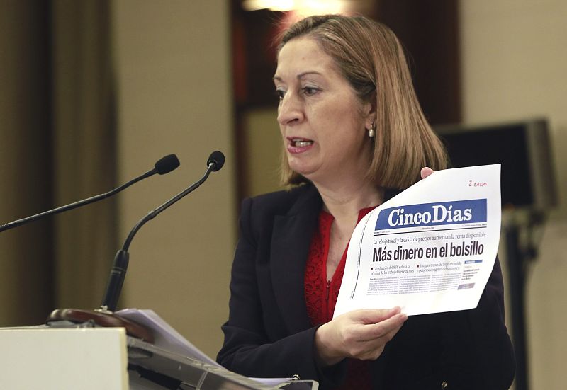 Ana Pastor anuncia una inversión de 1.257 millones en Cercanías y 'wifi' en las estaciones