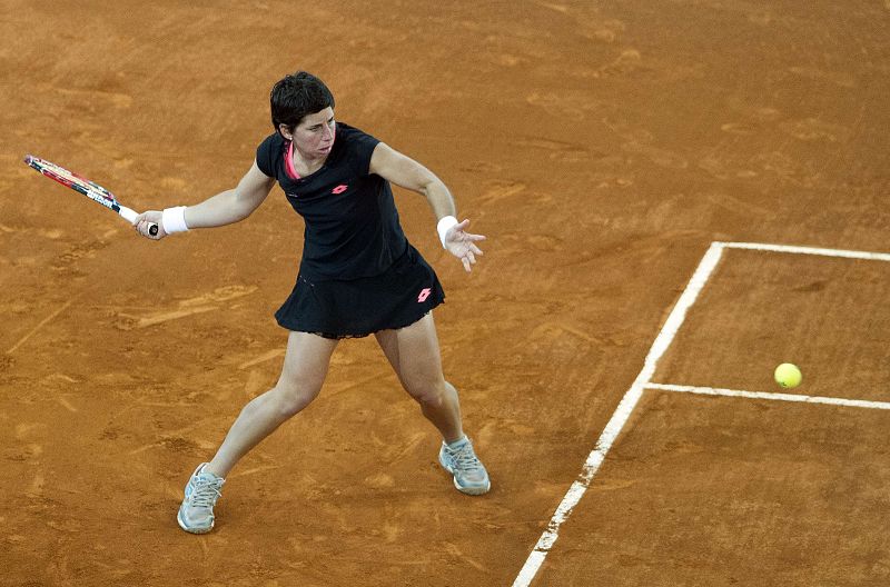 Carla Suárez supera su techo en Madrid y se cita con Serena Williams en cuartos