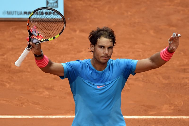 Nadal avanza con paso firme en Madrid y pasa a cuartos de final