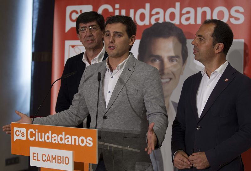Rivera: C's "sale a ganar" al PP y al PSOE y no va a "apuntalar" gobiernos que no sean los suyos