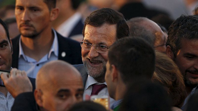 Rajoy carga contra los "adanes" de la política e insiste en que el cambio en España ya fue en 2011