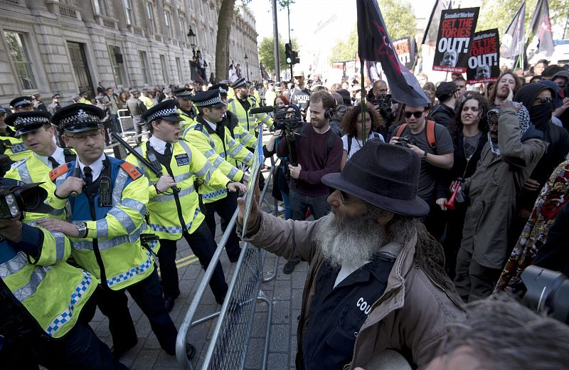 La policía detiene a 17 personas en una protesta anti-Cameron en Londres