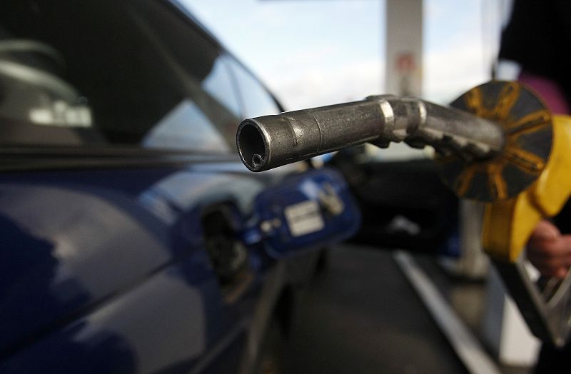 Llenar el depósito de gasóleo nos cuesta 19 euros más que hace un año