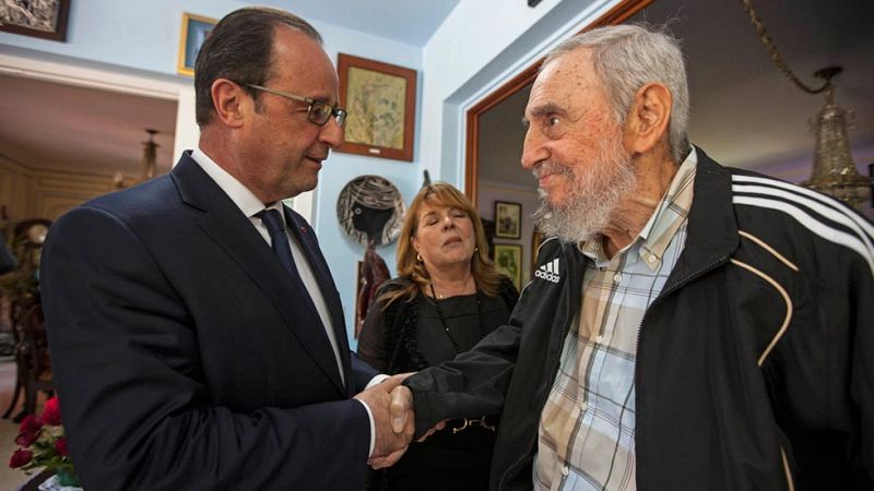 Hollande ofrece a los Castro su apoyo para el fin del embargo en su histórica visita a Cuba