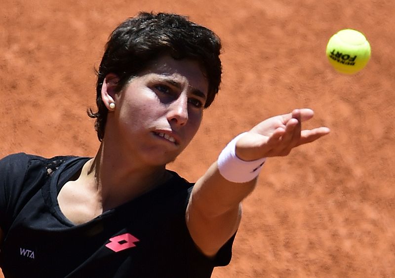Carla Suárez doblega en tres sets a Mona Barthel