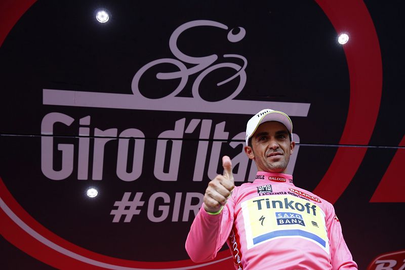 Contador se enfunda la 'maglia' rosa en el primer final en alto del Giro