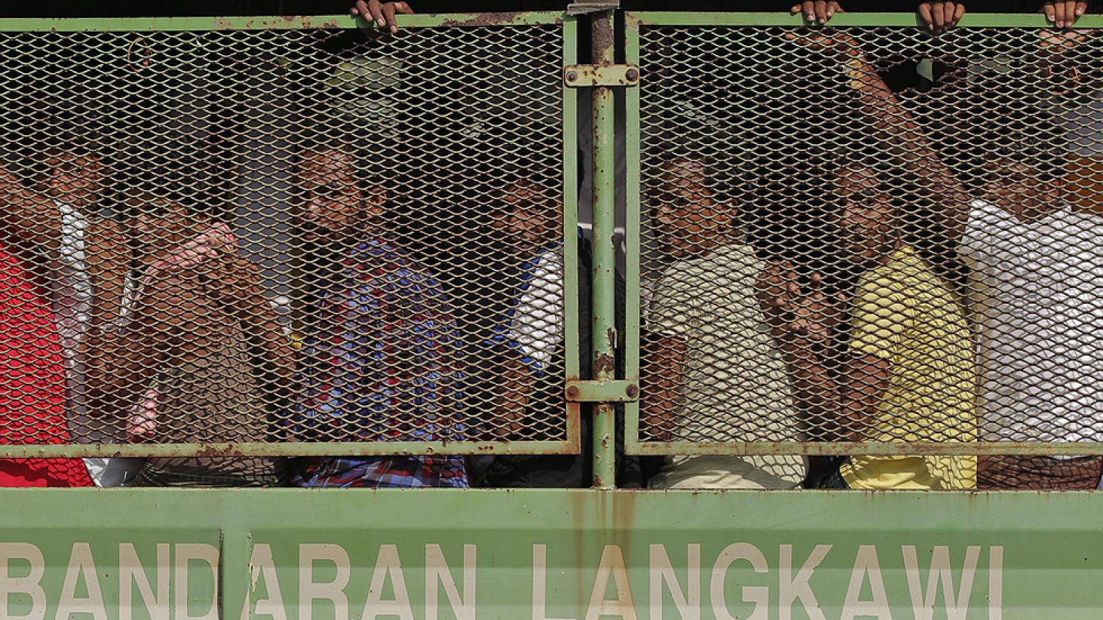 Ocho mil personas se encuentran a la deriva en el golfo de Bengala | Ver