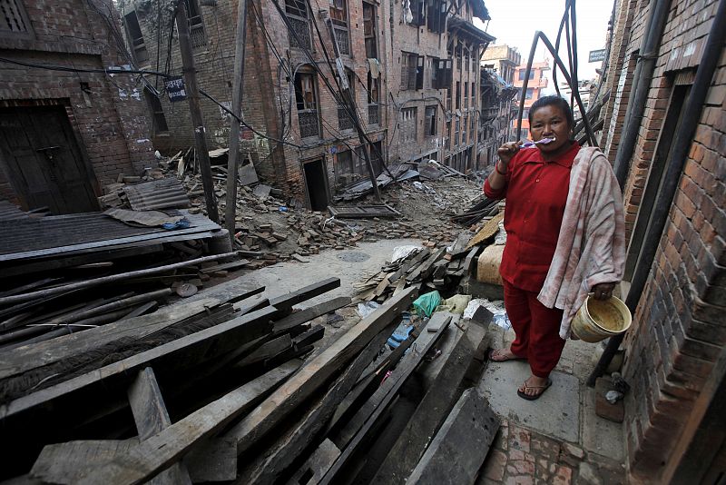 Asciende a más de 110 la cifra de muertos por el último terremoto en Nepal