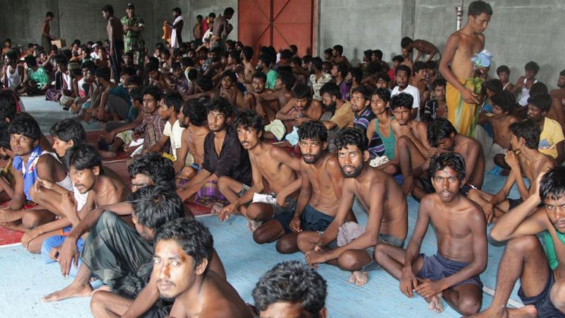 Desembarcan en Indonesia otros 800 migrantes que se encontraban a la deriva en el mar