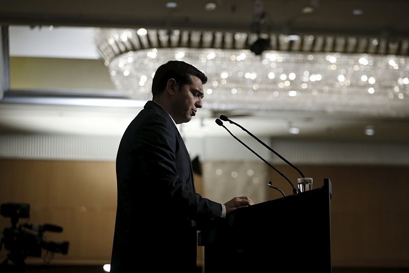 Tsipras dice que la "asfixia financiera" no hará ceder a Grecia ante los acreedores