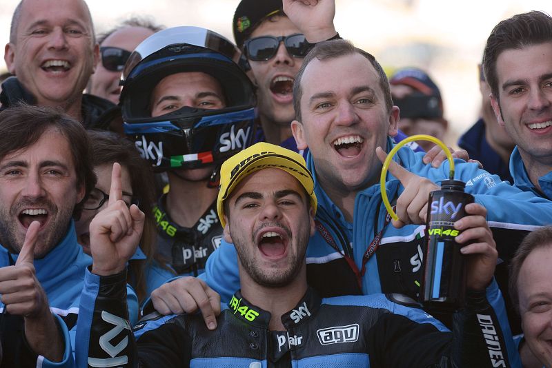Fenati vence en Le Mans en una carrera de Moto3 dominada por los italianos