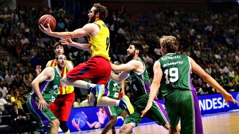 El Barça le roba a Unicaja la segunda plaza en el Carpena