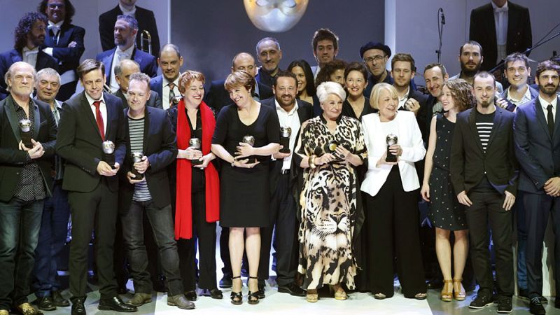 'Cuando deje de llover' triunfa en los Premios Max