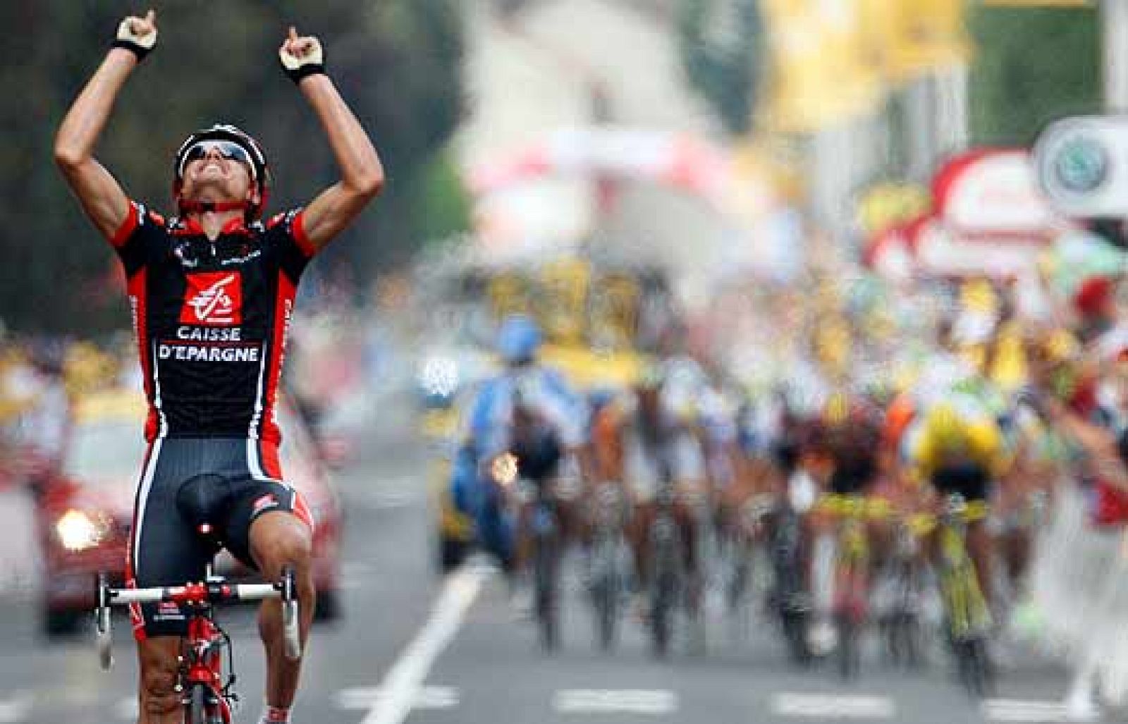 El murciano Luis León Sánchez se ha convertido en el segundo español en ganar una etapa del Tour 2008, tras imponerse en Aurillac.