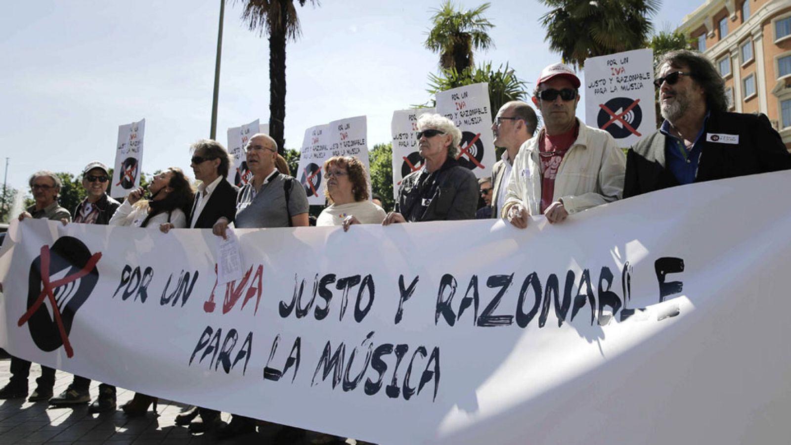 Los músicos se bajan de los escenarios para reivindicar la bajada del IVA
