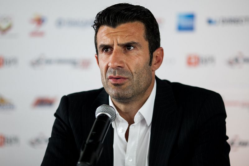 Figo se retira de las elecciones de la FIFA por falta de transparencia