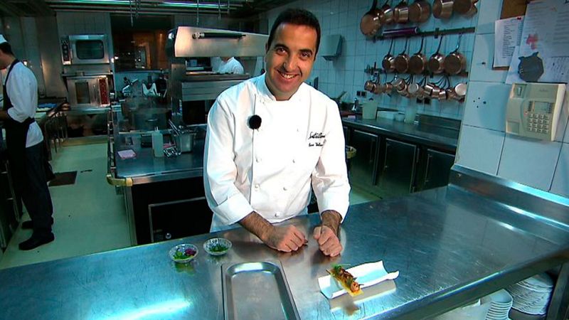 Tosta de pollo agridulce con pisto, por �scar Velasco