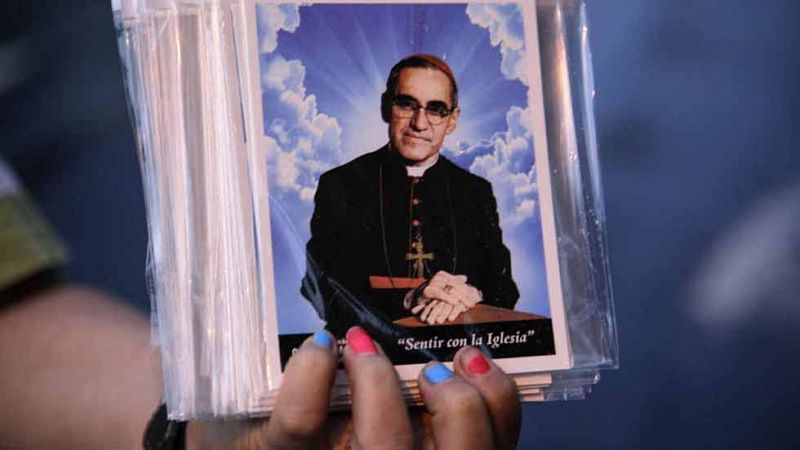 La Iglesia Católica beatifica a monseñor Romero 35 años después de su asesinato