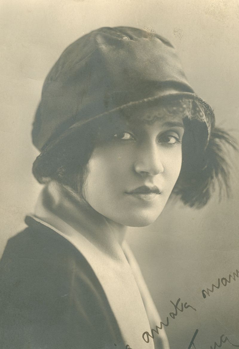 Tina Modotti, fotografías para dar diginidad y belleza a lo que es humano