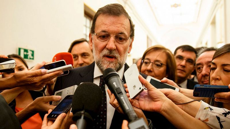 Rajoy no descarta cambios en el PP y asegura que tomará decisiones "poco a poco"