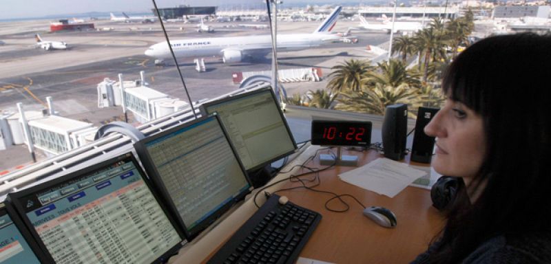 Los controladores aéreos convocan paros parciales los días 8, 10, 12 y 14 de junio