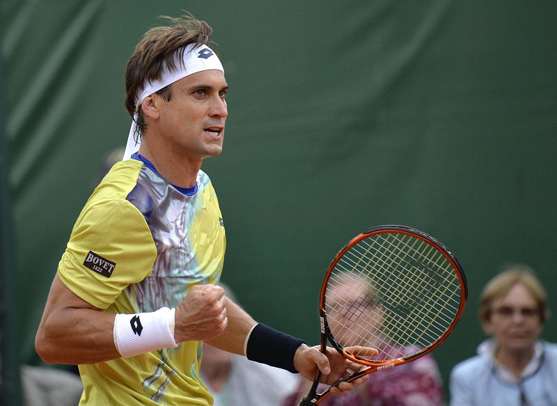 Ferrer avanza directo a tercera ronda y Djokovic supera a Müller con susto