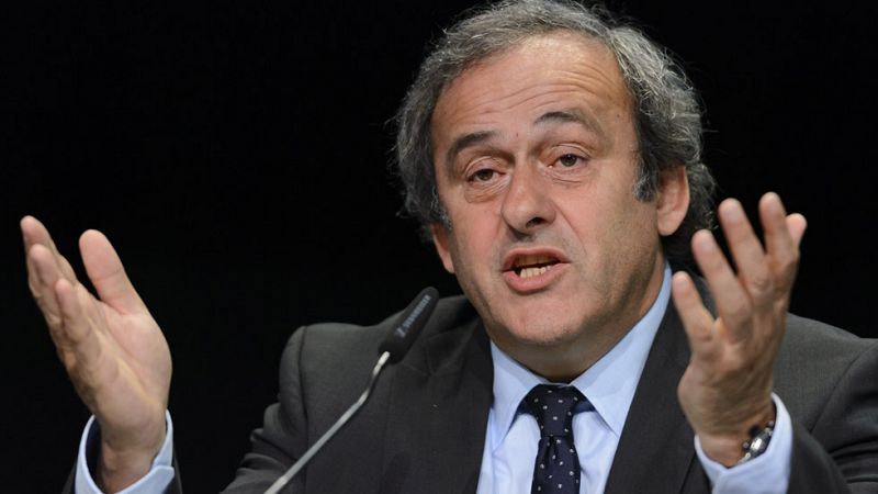 Platini: "He pedido a Blatter que dimita porque la imagen de la FIFA es pésima"