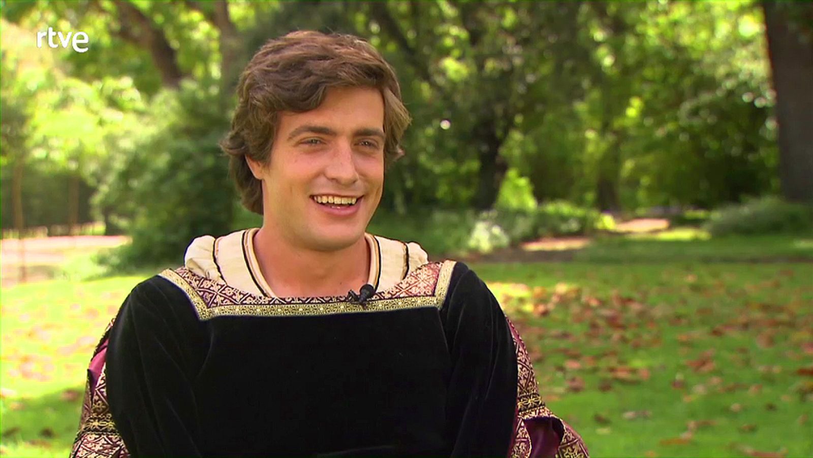 Carlos, Rey Emperador  - Raúl Mérida vuelve a ser el más odiado. Felipe 'El Hermoso' es el malo de 'La corona Partida' | Ver