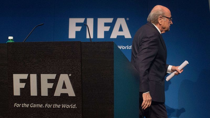 Blatter anuncia su dimisión como presidente de la FIFA