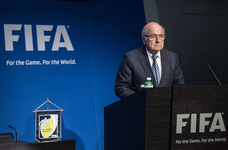 Joseph Blatter, las presiones pudieron con un presidente inmutable