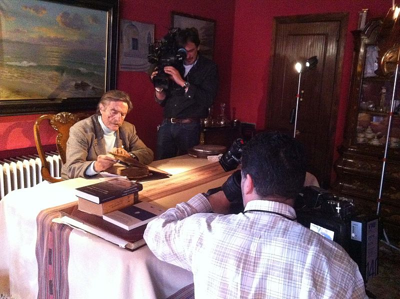 'Crónicas' estrena en La 2 'De la Quadra-Salcedo: el reportero que quisimos ser'