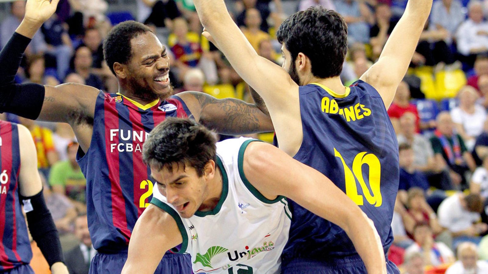 El FC Barcelona dominó al Unicaja de inicio a fin para anotarse la primera victoria de la semifinal (91-60) y dejar clara su ambición: va a por todas y no tiene previsto en la agenda relajarse.