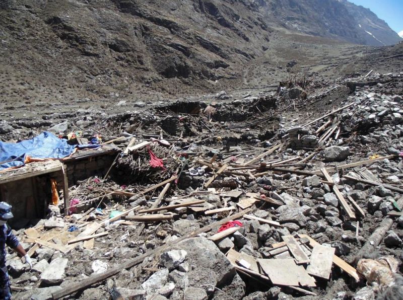 Hallan los cuerpos de dos españoles perdidos en el valle de Langtang tras el terremoto en Nepal