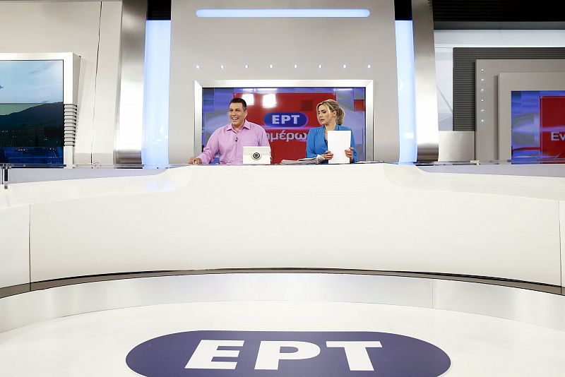 Reabre la radiotelevisión pública griega ERT con casi la misma plantilla que antes de su cierre