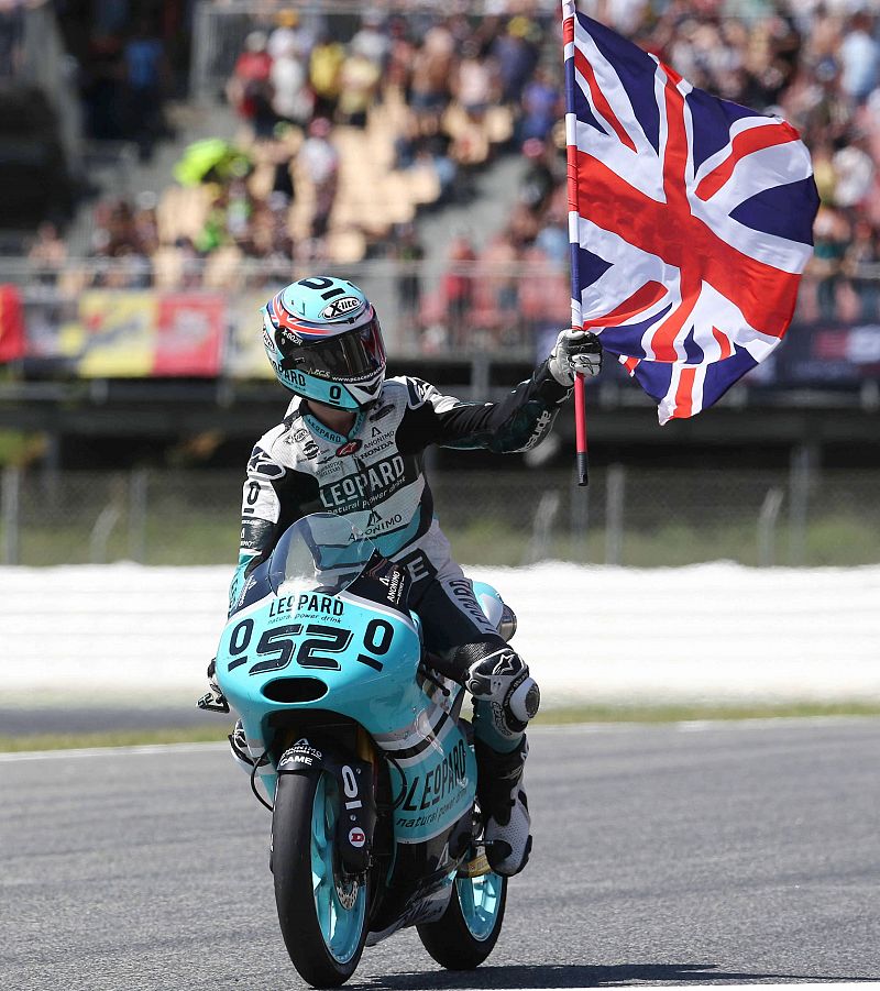 Danny Kent logra la victoria en Montmeló y mantiene su dominio en Moto3