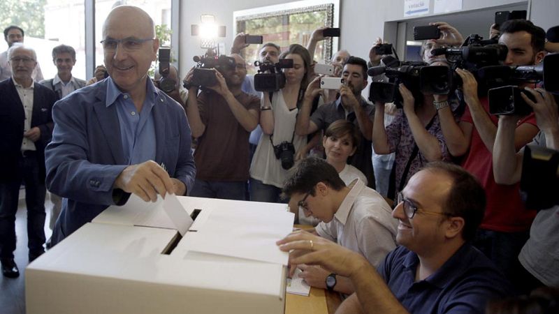 La dirección de UDC gana la consulta sobre la hoja de ruta soberanista con escaso margen