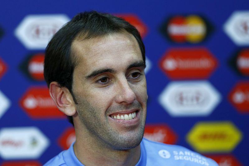 Godín: "Para controlar a Messi hace falta un buen trabajo de equipo"