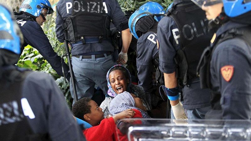 Cientos de migrantes esperan en Ventimiglia ante el bloqueo francés en la frontera