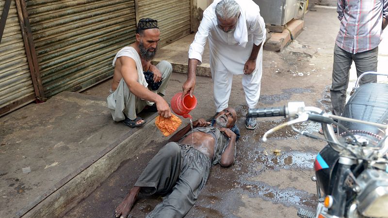 La ola de calor en Pakistán deja ya más de 400 muertos