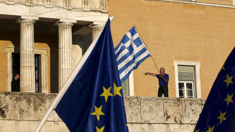 Atenas avisa de que habrá elecciones si Syriza no respalda un eventual pacto con la eurozona