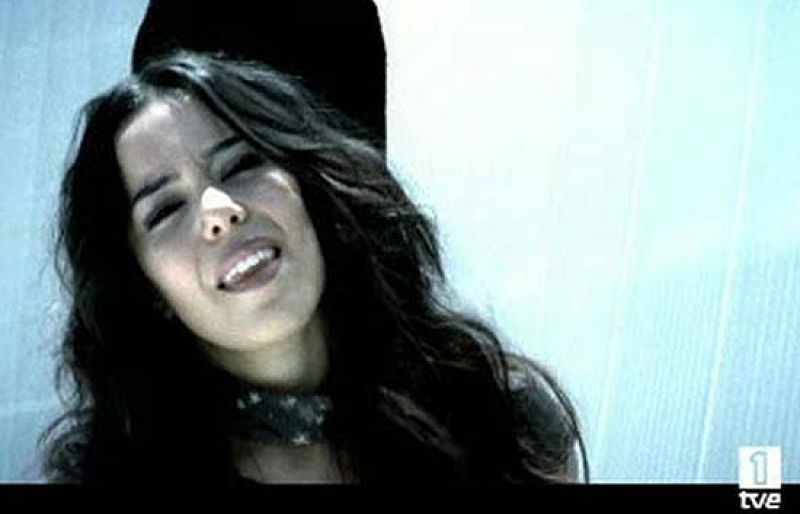 La cantante Beatriz Luengo da voz a la Vuelta España 2008