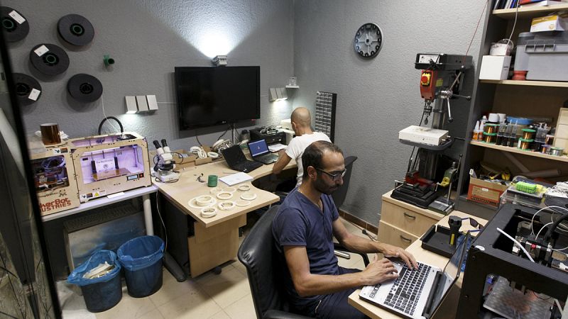 El salario medio a tiempo completo creció un 1% en 2013 pero a tiempo parcial bajó un 2,6%