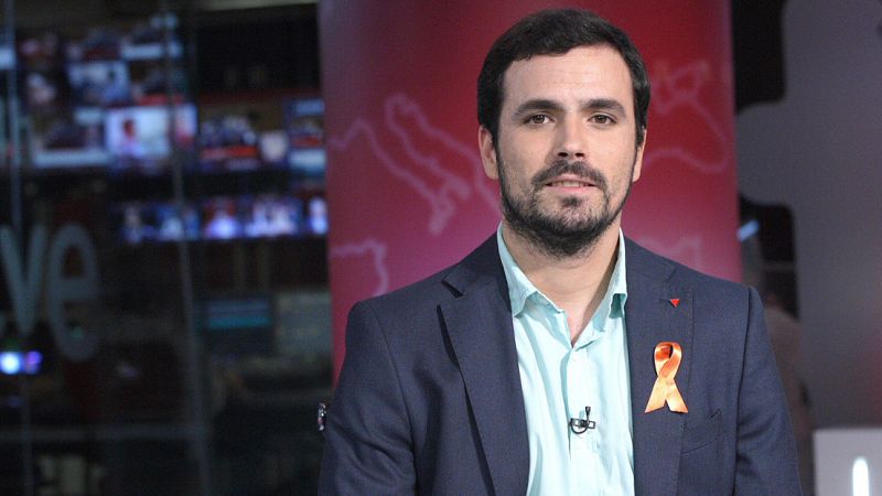 Garzón descarta integrarse en Podemos pero insiste en una candidatura de unidad popular